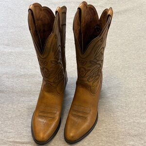 Stylish Brown Ariat Western Heeled Boots womens